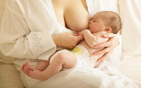 假体隆胸影响母乳喂养吗？