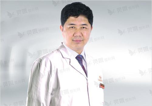 北京肋骨鼻做的比较好的医生：刘军医生